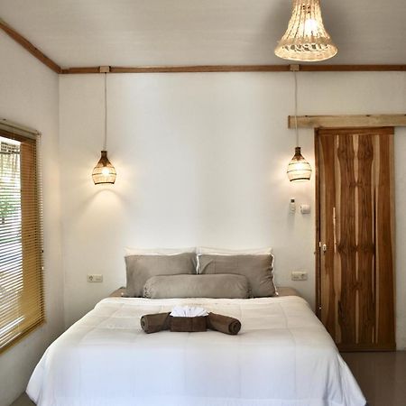 Ripbowl Guest House Selong Belanak Eksteriør bilde